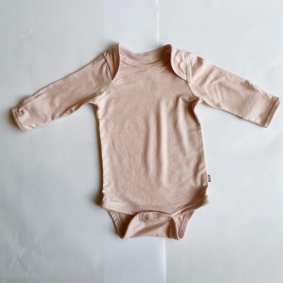 Kyte Baby onesies, set of 4 plus one hat (0-3 month) - Picture 2 of 10